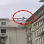 <p>तरुणाचा मंत्रालयाच्या छतावर चढून आत्महत्येचा प्रयत्न</p>