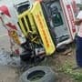 Pune Accident : हृदय प्रत्यारोपणासाठी नेणाऱ्या रुग्णवाहिकेचा टायर फुटला; अपघात दोन डॉक्टर जखमी