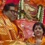 <p>राज ठाकरे आणि त्यांच्या पत्नी शर्मिला ठाकरे</p>