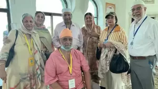 Bishan Singh Bedi Meets Intikhab Alam