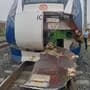 <p>वंदे मातरम एक्स्प्रेसचा अपघात, रेल्वेच्या समोरच्या भागाचं नुकसान</p>