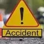 Car Accident : टायर फुटल्यानं भरधाव कार झाडाला धडकली; प्रसिद्ध डॉक्टरचा मृत्यू, यवतमाळमध्ये शोककळा