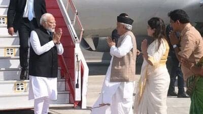 PM Narendra Modi Mumbai Visit : पंतप्रधान नरेंद्र मोदी हे एका दिवसाच्या दौऱ्यासाठी मुंबईत दाखल झाले आहेत.
