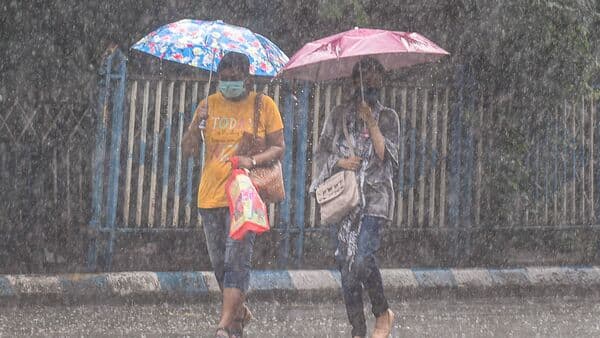 Unseasonal Rain In Pune And Kolhapur