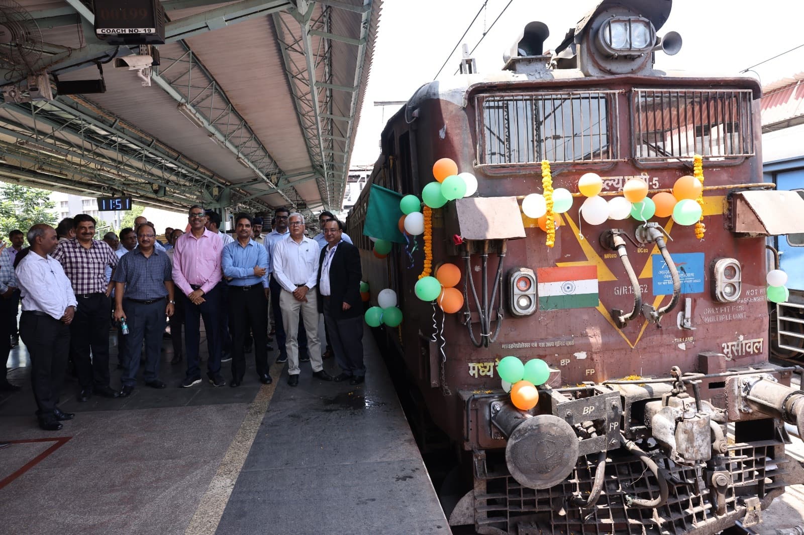 Mumbai: दक्षिण यात्रेसाठी भारत गौरव पर्यटक ट्रेन छत्रपती शिवाजी महाराज टर्मिनस येथून रवाना