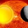 <p>१७ ऑगस्ट २०२३ रोजी सूर्य सिंह राशीत प्रवेश करेल. आज सूर्य राशीपरिवर्तन दुपारी ०१.४४ वाजता होईल. इथं आधीच बुध आणि मंगळ बसलेले आहेत त्यांच्याशी सूर्य युती करेल.</p>