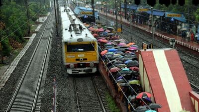 Mumbai Delhi Train News